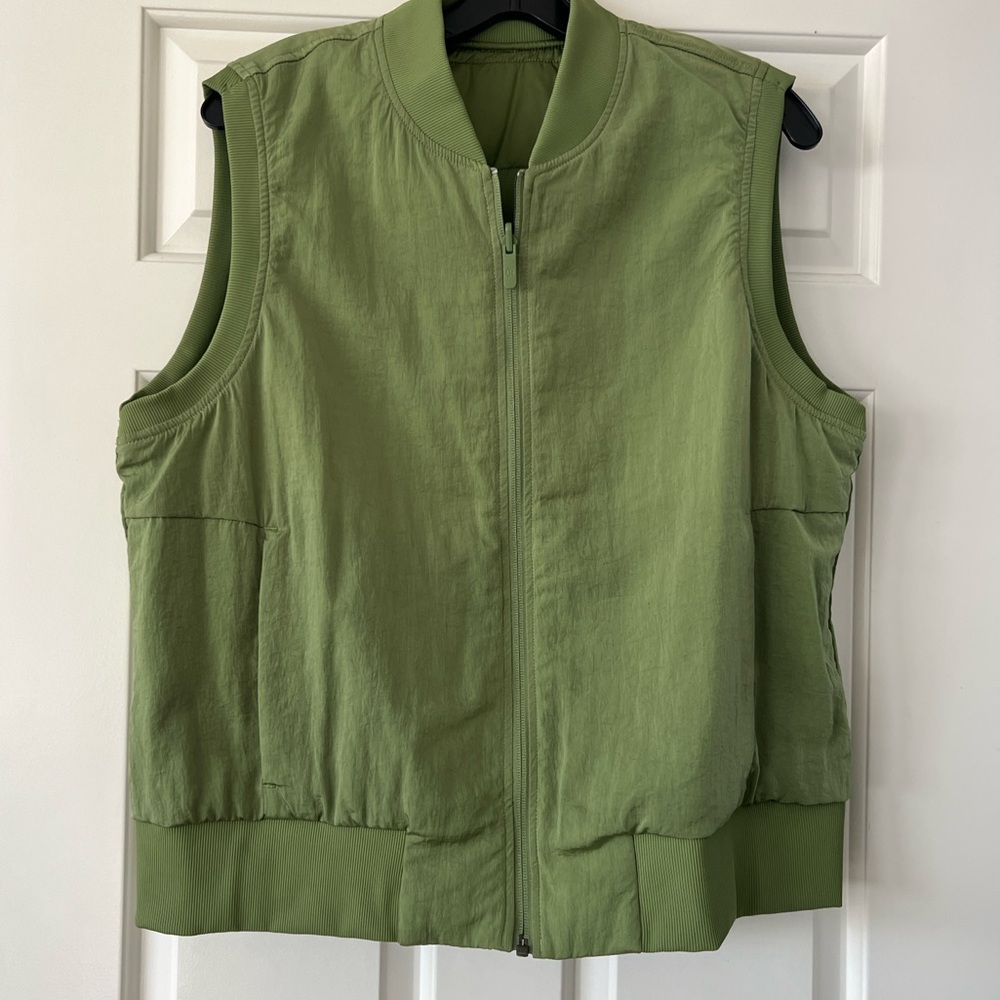Lululemon Reversible Puffer Vest - Picture 4 of 5